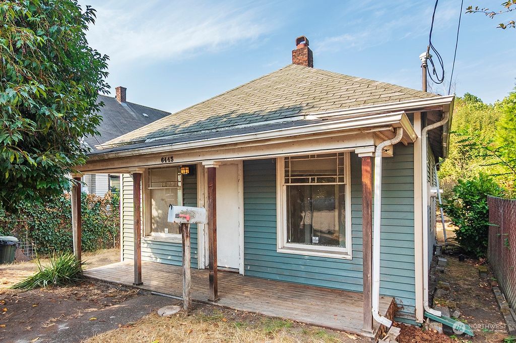 Photo of 6445 Carleton Avenue S, Seattle, WA 98108 (MLS # 2006137)