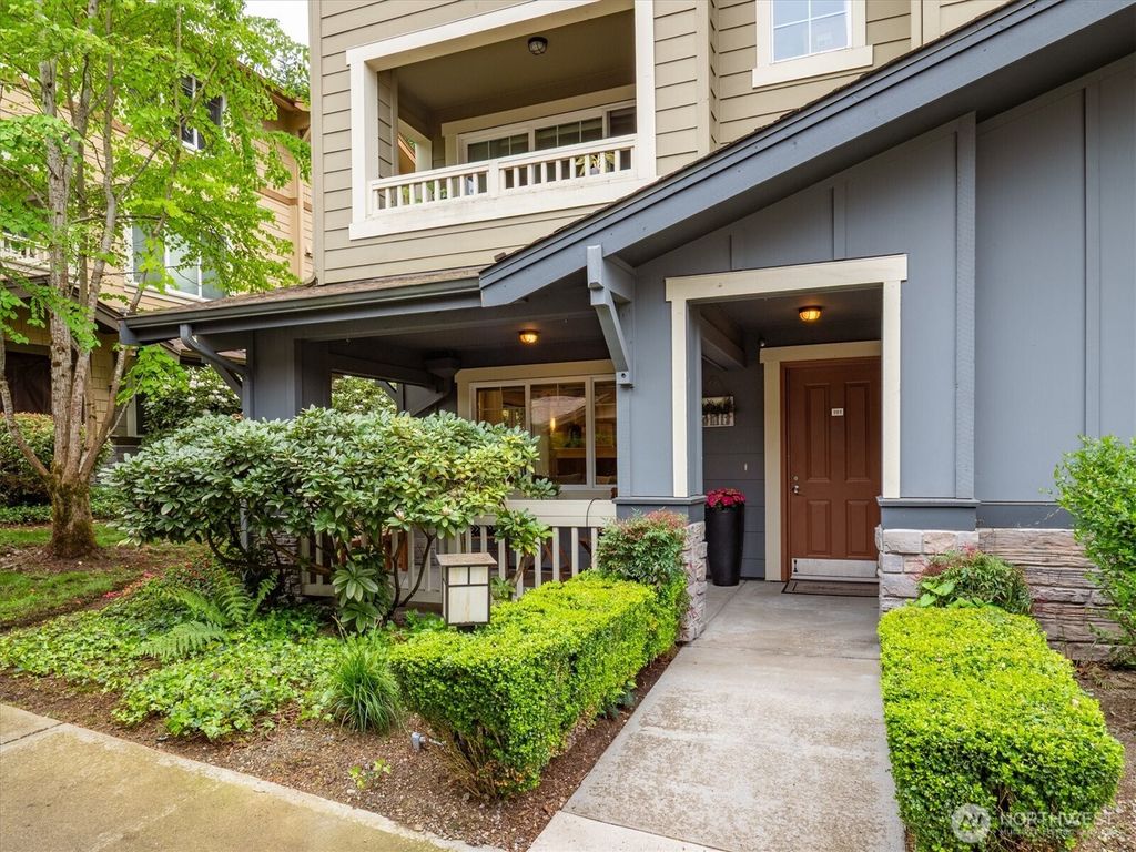 Photo of 11304 124th Avenue NE #101, Kirkland, WA 98033 (MLS # 2513006)