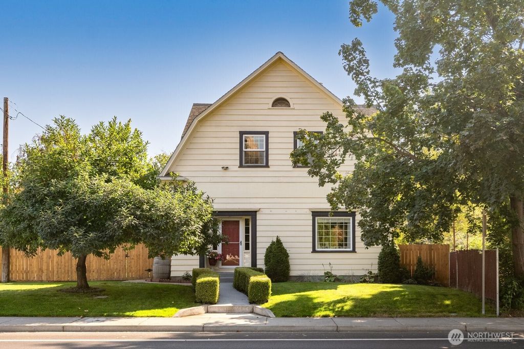 Photo of 1116 Isaacs Avenue, Walla Walla, WA 99362 (MLS # 2476757)