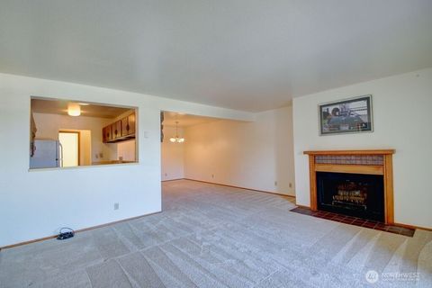 Photo of 2021 LaVenture Road #304, Mount Vernon, WA 98273 (MLS # 2435859)