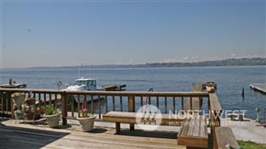 Photo of 415 5th Avenue W, Kirkland, WA 98033 (MLS # 2208926)