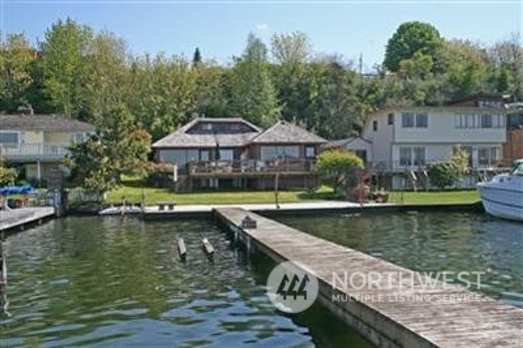 Photo of 415 5th Avenue W, Kirkland, WA 98033 (MLS # 2208926)
