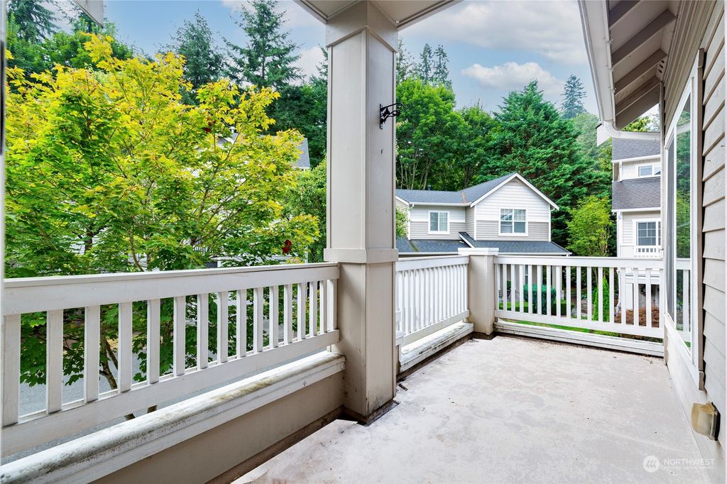 Photo of 482 Newport Way NW, Issaquah, WA 98027 (MLS # 1996635)