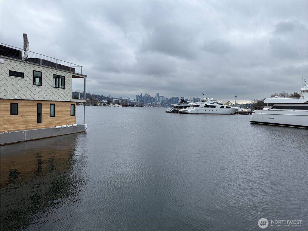 Photo of 2309 N Northlake Way #13, Seattle, WA 98107 (MLS # 2339268)