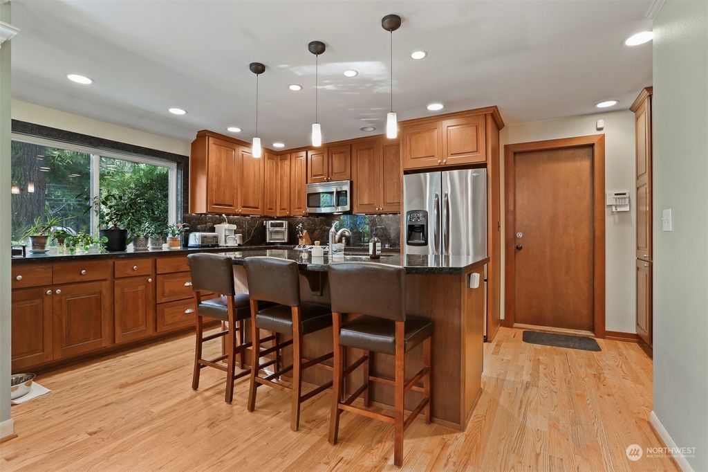 Photo of 19006 Ballinger Way NE, Lake Forest Park, WA 98155 (MLS # 2043272)