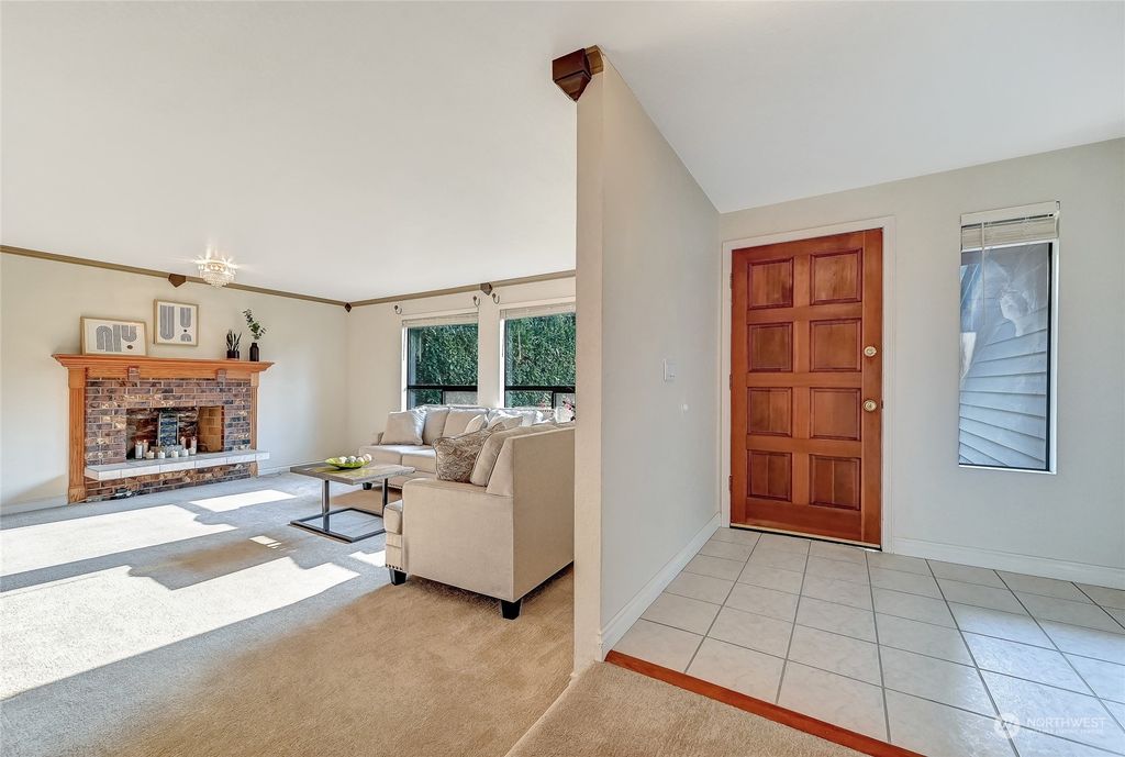 Photo of 14810 72nd Place NE, Kenmore, WA 98028 (MLS # 1997074)