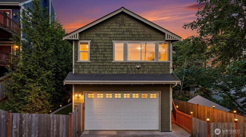 Photo of 1508 208th Avenue NE, Sammamish, WA 98074 (MLS # 2557584)