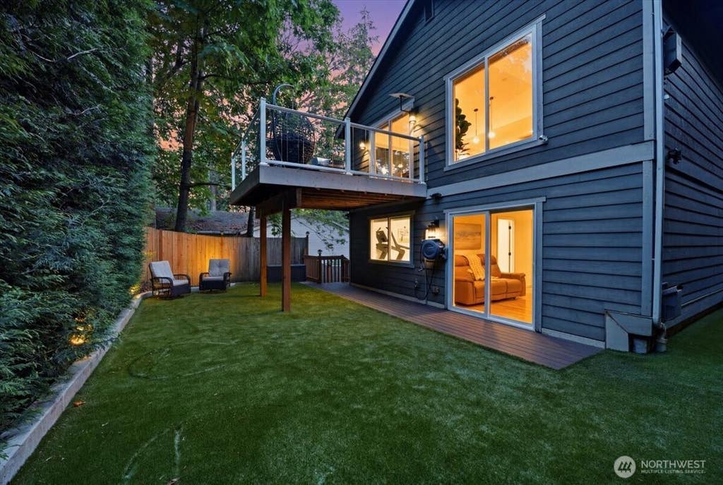 Photo of 1508 208th Avenue NE, Sammamish, WA 98074 (MLS # 2557584)