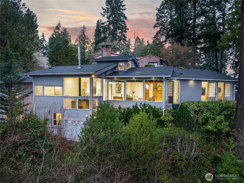 Photo of 13434 40th Avenue NE, Seattle, WA 98125 (MLS # 2351427)