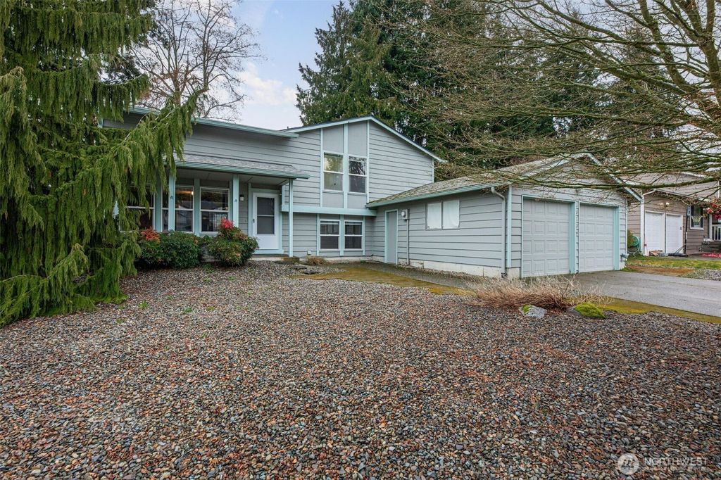Photo of 33136 35th Avenue SW, Federal Way, WA 98023 (MLS # 2494803)