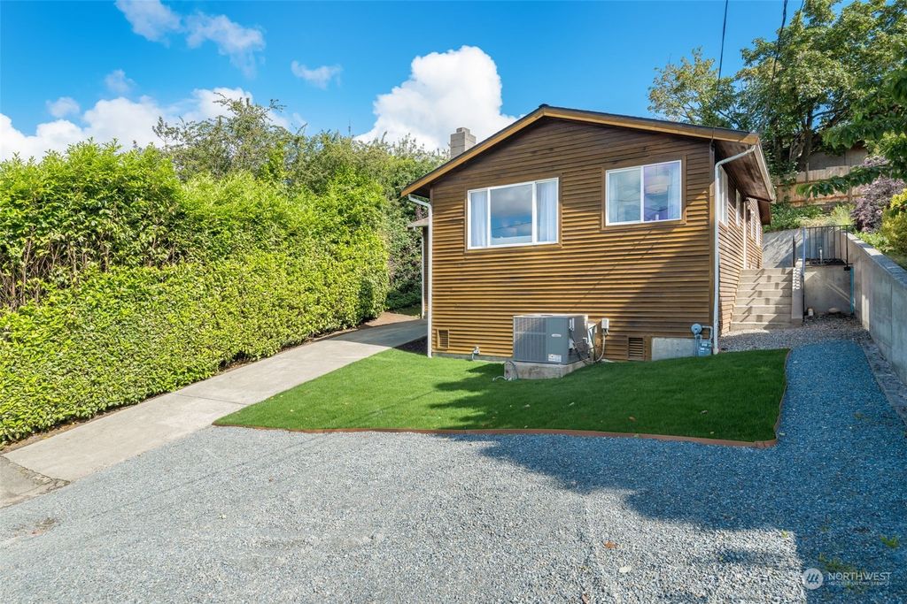 Photo of 3034 S Holden Street, Seattle, WA 98108 (MLS # 2248040)