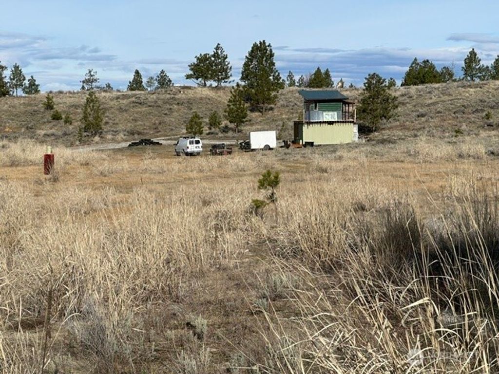 Photo of 0 Razor Road, Tonasket, WA 98855 (MLS # 2520480)