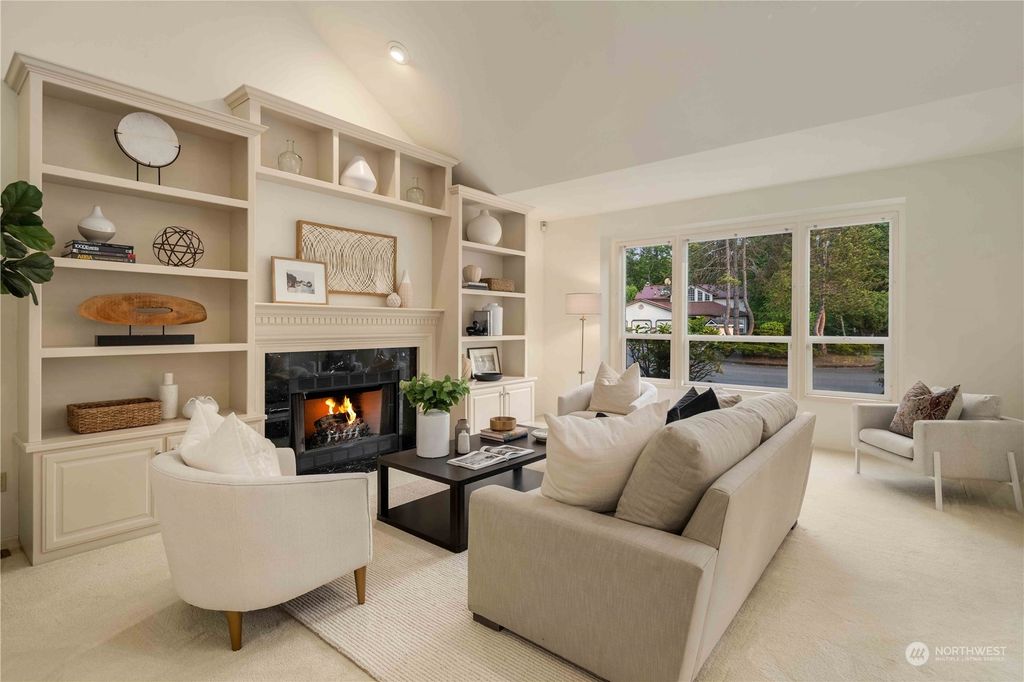 Photo of 14724 SE 66th Street, Bellevue, WA 98006 (MLS # 2071994)
