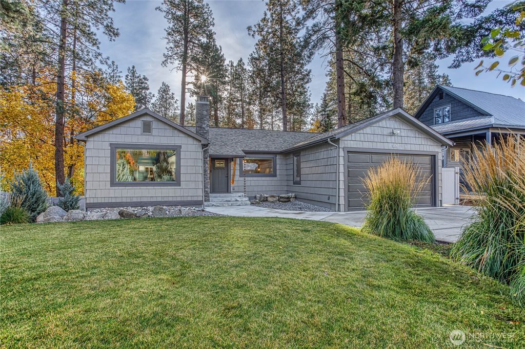 Photo of 1221 Commercial Street, Leavenworth, WA 98826 (MLS # 2456602)