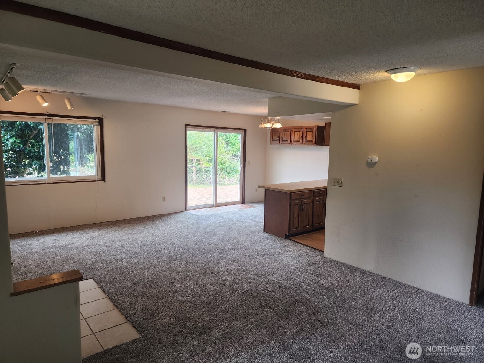 706 Wakina Loop SE