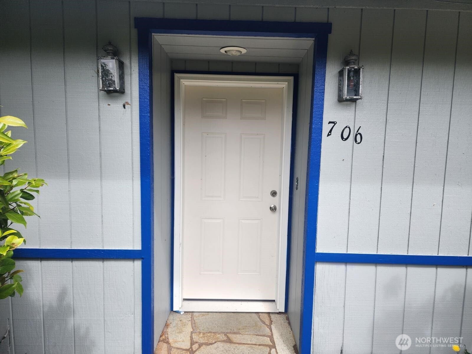 706 Wakina Loop SE