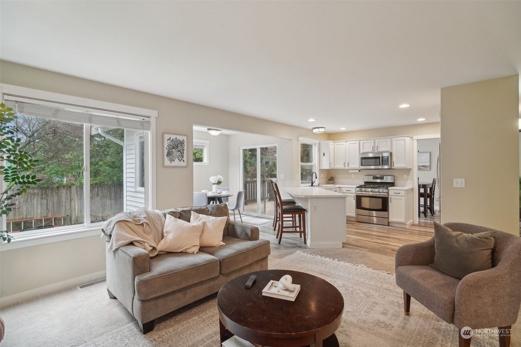 Photo of 16520 Meridian Avenue S, Mill Creek, WA 98012 (MLS # 2249077)