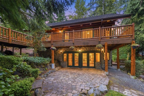 Photo of 22005 SE 28th Street, Sammamish, WA 98075 (MLS # 2571111)
