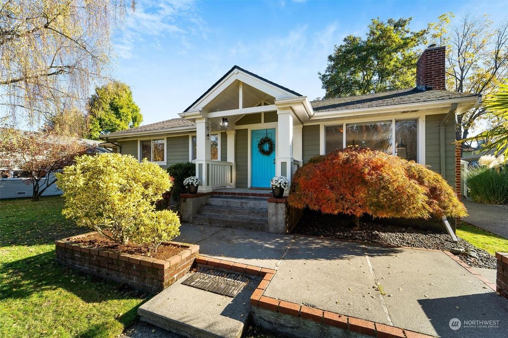 Photo of 8820 17th Avenue SW, Seattle, WA 98106 (MLS # 2175250)