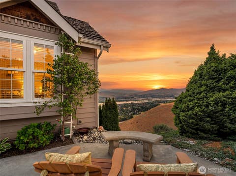 Photo of 2352 Monument Place, East Wenatchee, WA 98802 (MLS # 2527769)