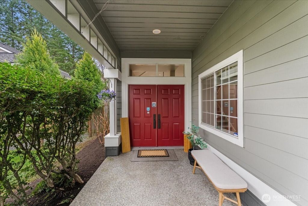 Photo of 4228 257th Pl Place SE, Sammamish, WA 98029 (MLS # 2492173)