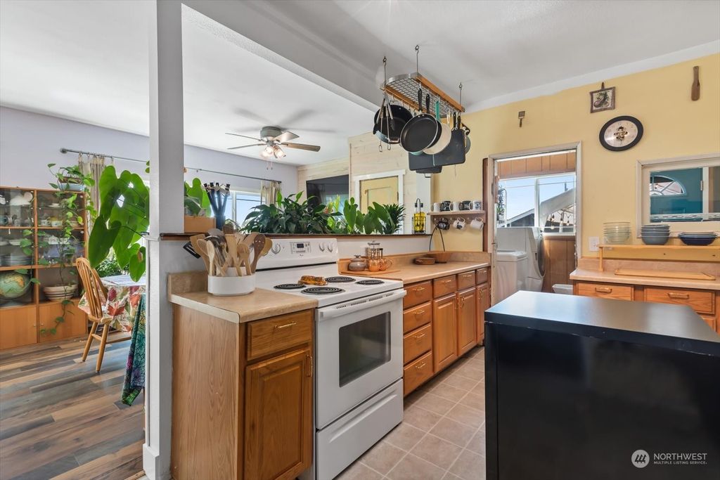 Photo of 1306 38th Street, Everett, WA 98201 (MLS # 2066375)