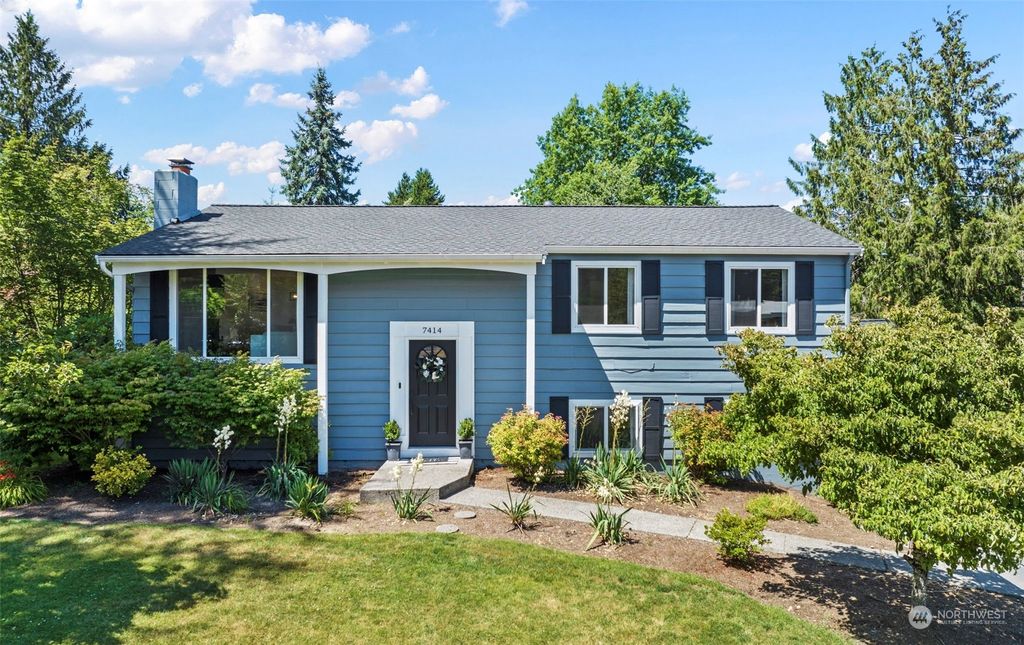 Photo of 7414 NE 145th Place, Kenmore, WA 98028 (MLS # 2141517)