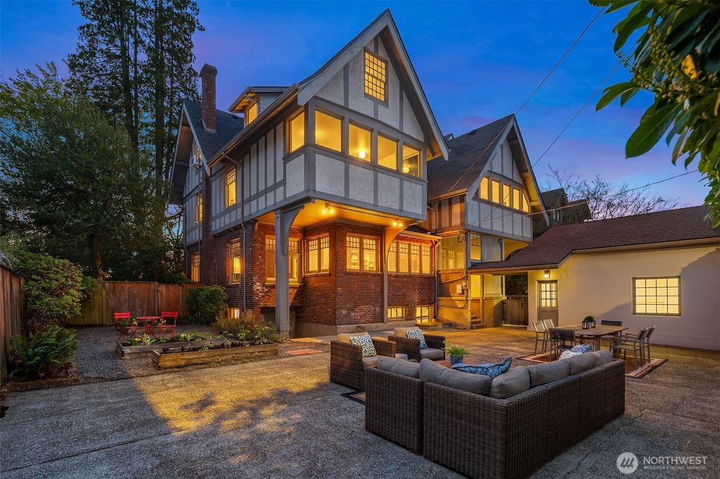 Photo of 1212 21st Avenue E, Seattle, WA 98112 (MLS # 2496912)