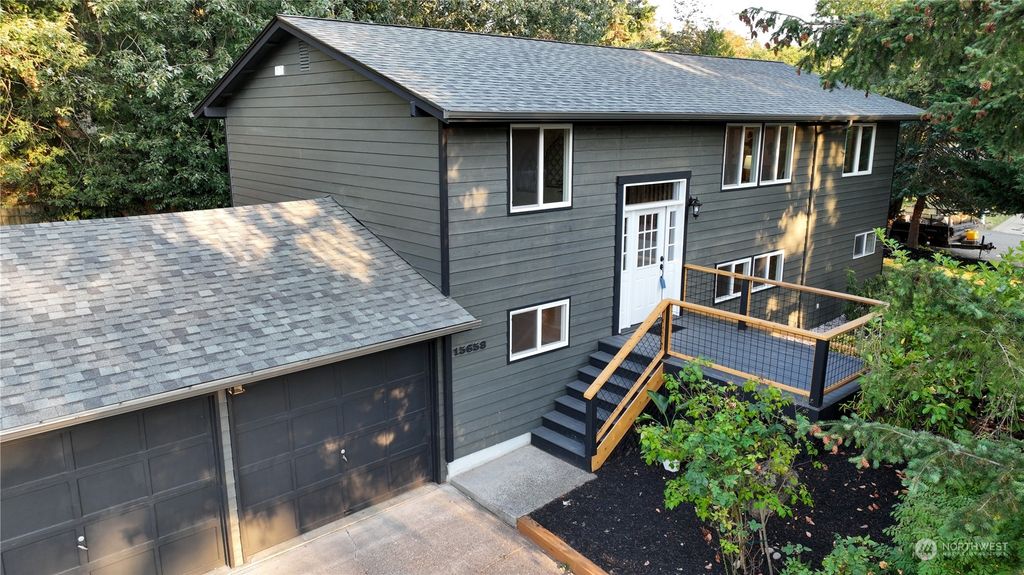 Photo of 15658 126th Avenue NE, Woodinville, WA 98072 (MLS # 2018904)