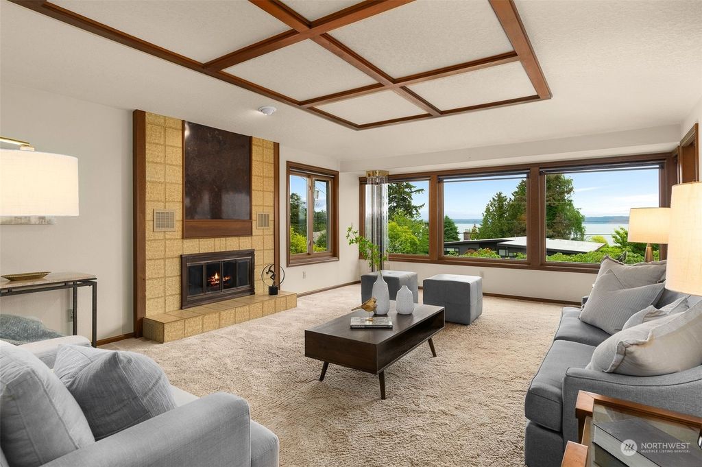 Photo of 18174 Brittany Drive SW, Normandy Park, WA 98166 (MLS # 2146369)