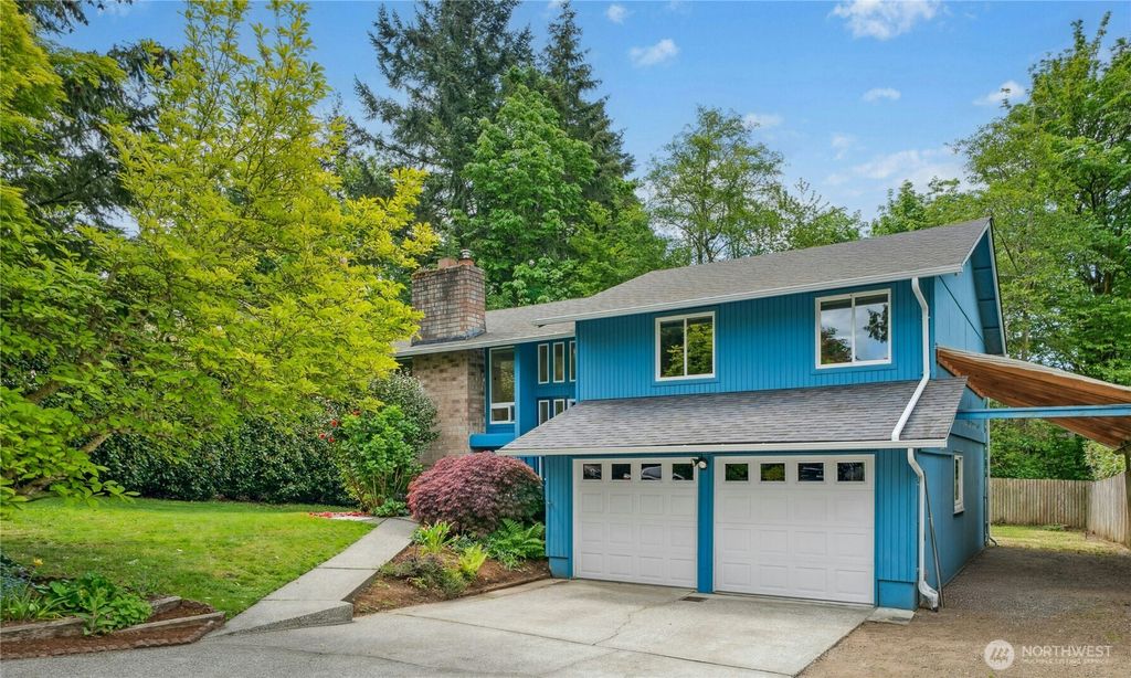 Photo of 7911 NE 130th Street, Kirkland, WA 98034 (MLS # 2347646)