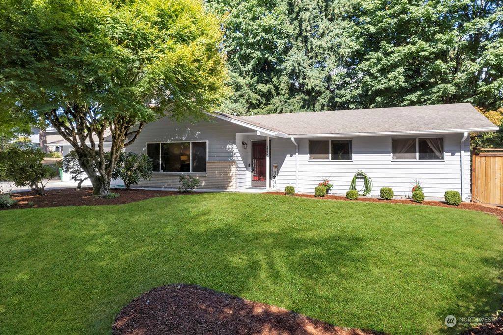 Photo of 1560 Vashon Avenue NE, Renton, WA 98059 (MLS # 2149945)