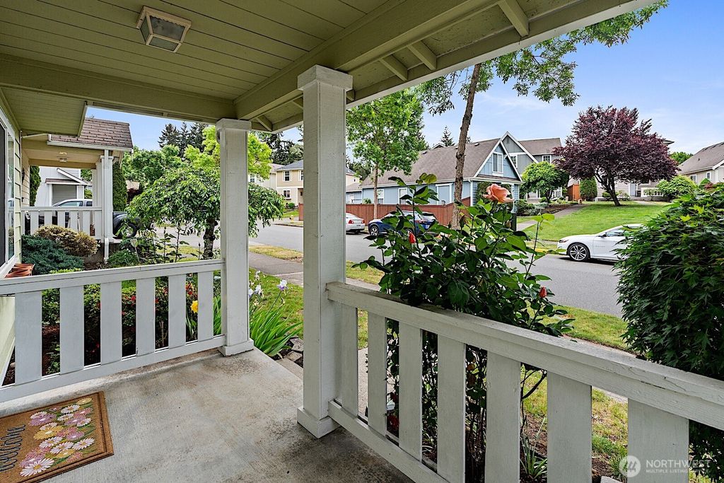 Photo of 807 29th Avenue SE, Puyallup, WA 98374 (MLS # 2524885)