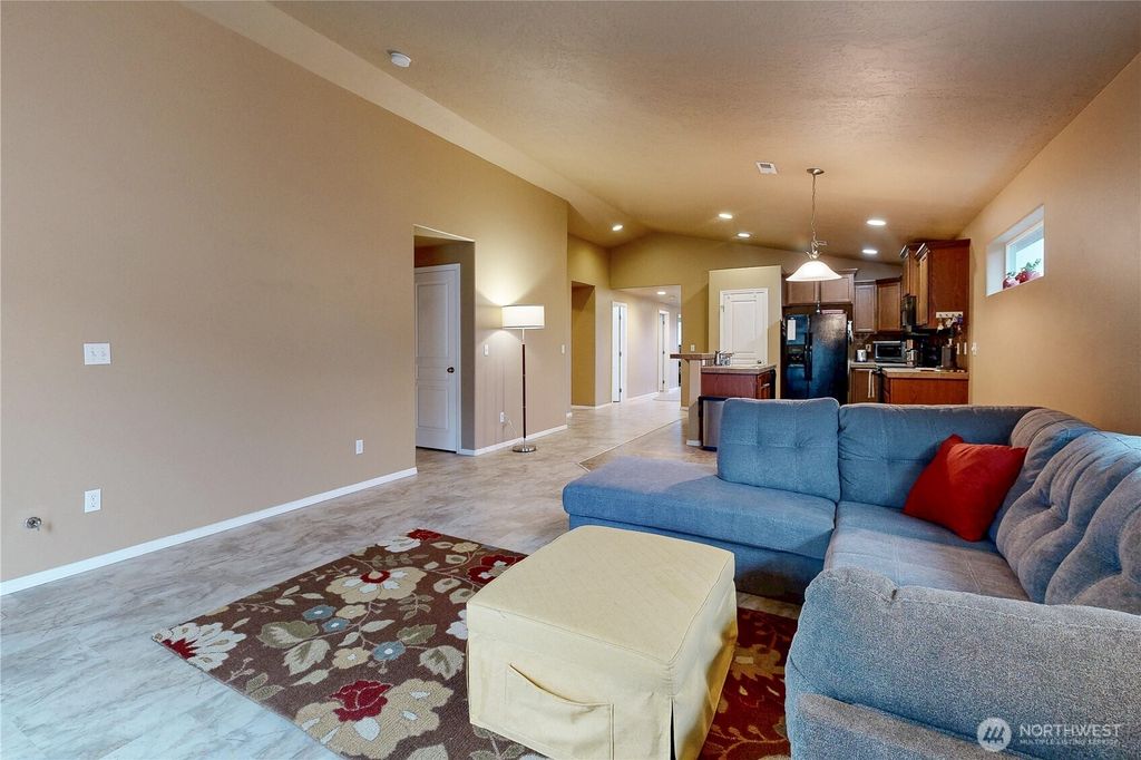 Photo of 1173 SW Carver Street, College Place, WA 99324 (MLS # 2460223)