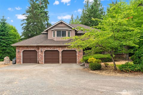 Photo of 18325 214th Ave NE AVE, Woodinville, WA 98077 (MLS # 2552281)