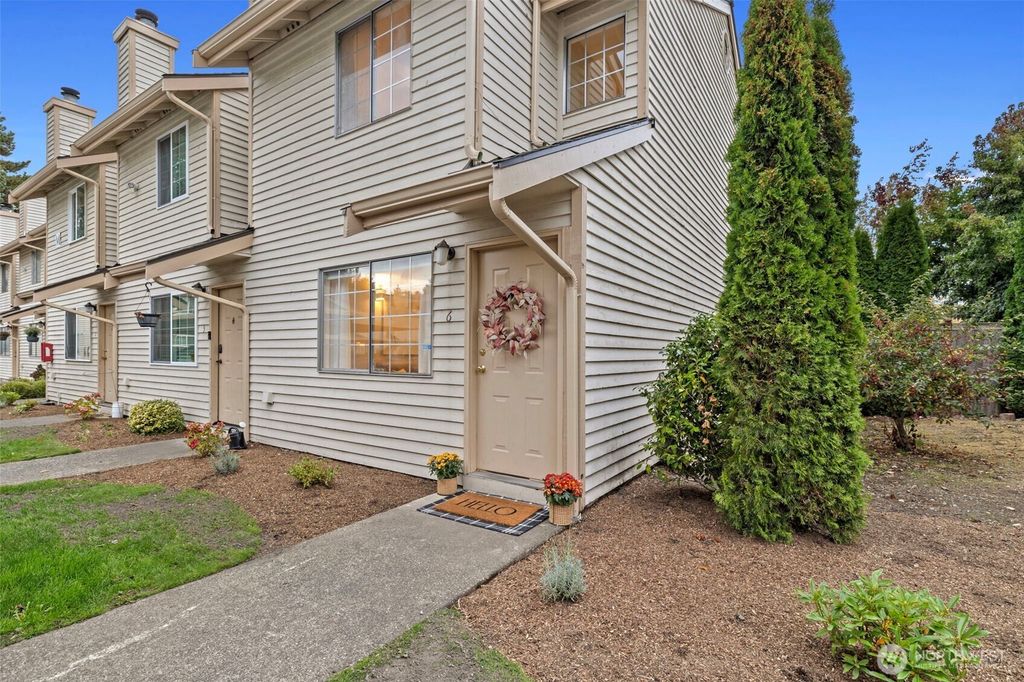 Photo of 115 124th Street SE #M6, Everett, WA 98208 (MLS # 2442538)
