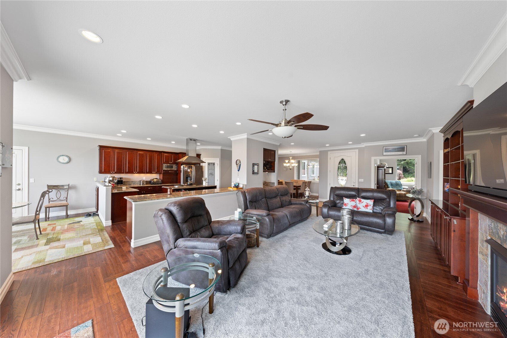 880 Shoshone Drive