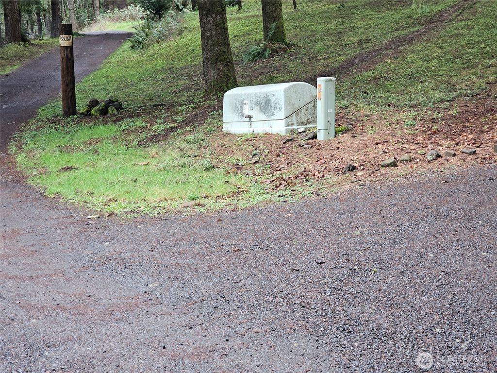 Photo of 573 Clearwater Road, Kelso, WA 98626 (MLS # 2489095)