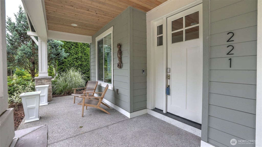 Photo of 221 Shadow Avenue NE, Renton, WA 98059 (MLS # 2534178)