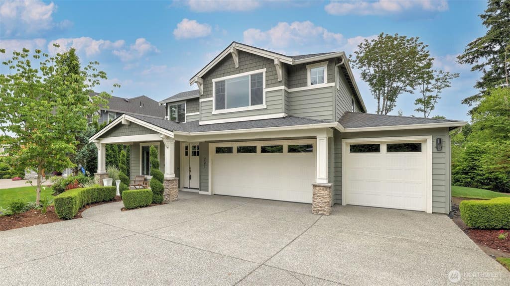 Photo of 221 Shadow Avenue NE, Renton, WA 98059 (MLS # 2534178)