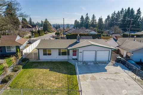 Photo of 14215 SE 259th Place, Kent, WA 98042 (MLS # 2487080)