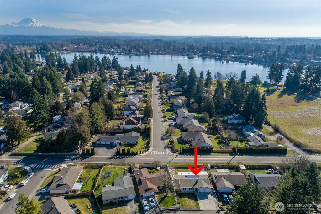 Photo of 14215 SE 259th Place, Kent, WA 98042 (MLS # 2487080)