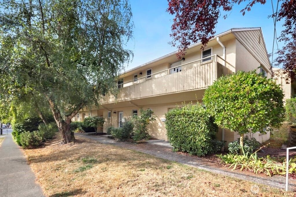 Photo of 4707 40th Avenue NE #4737, Seattle, WA 98105 (MLS # 2431614)