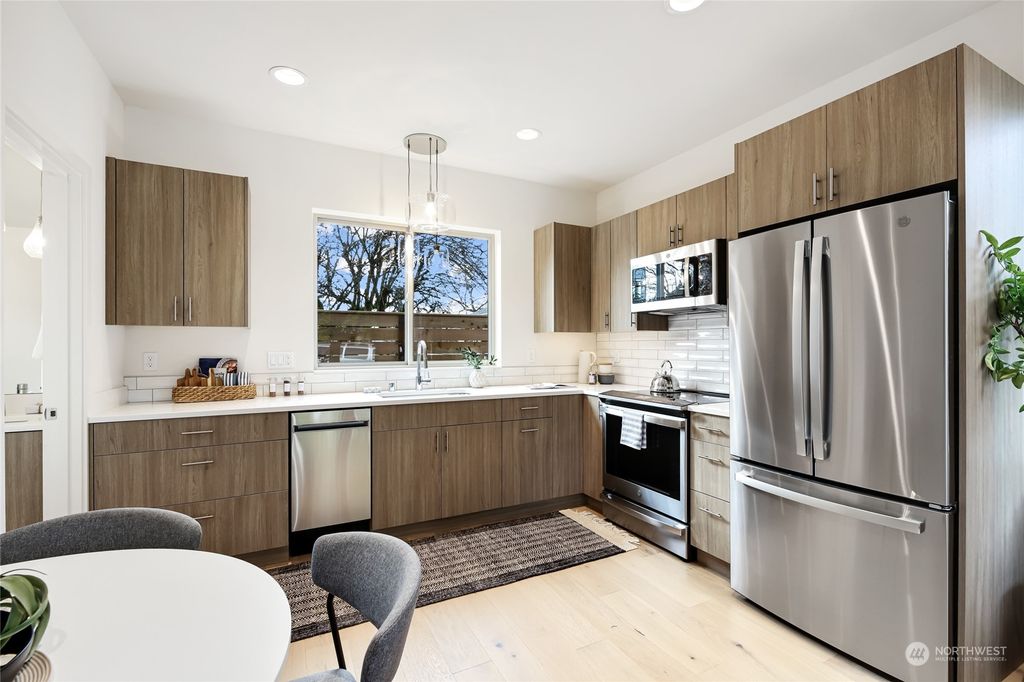 Photo of 565 NE 90th Street, Seattle, WA 98115 (MLS # 2196305)