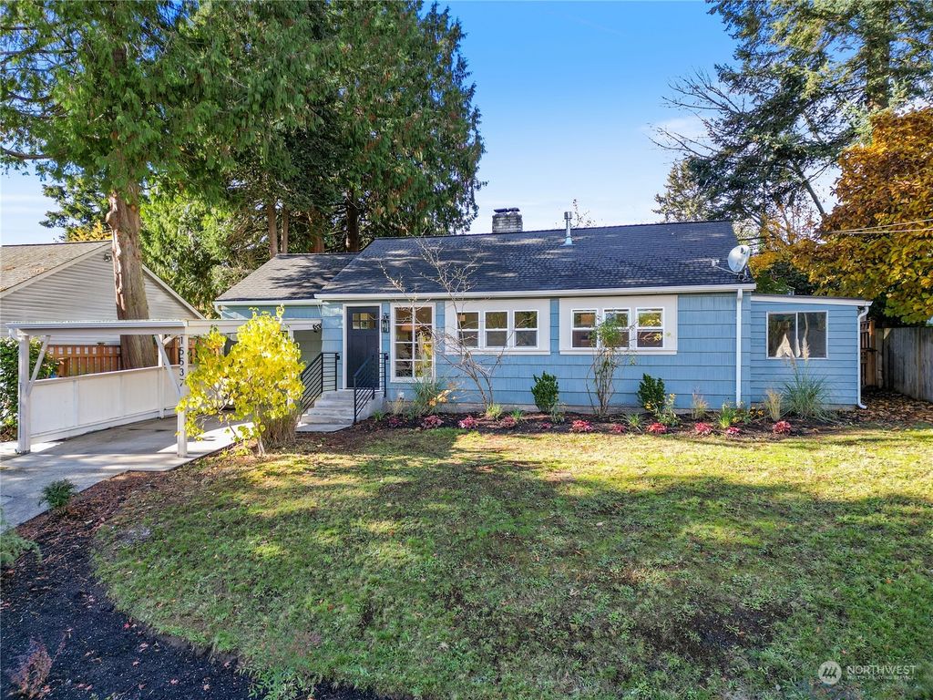 Photo of 15537 10th Avenue NE, Shoreline, WA 98155 (MLS # 2308942)