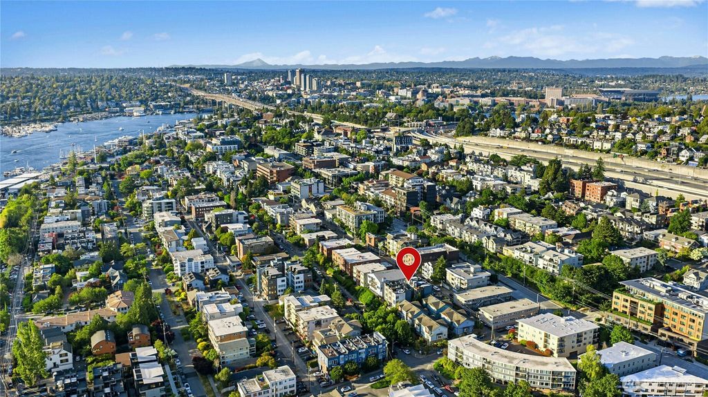Photo of 2014 Yale Ave E AVE #B, Seattle, WA 98102 (MLS # 2540908)