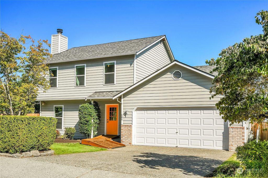 Photo of 101 60th Place SE, Everett, WA 98203 (MLS # 2286238)