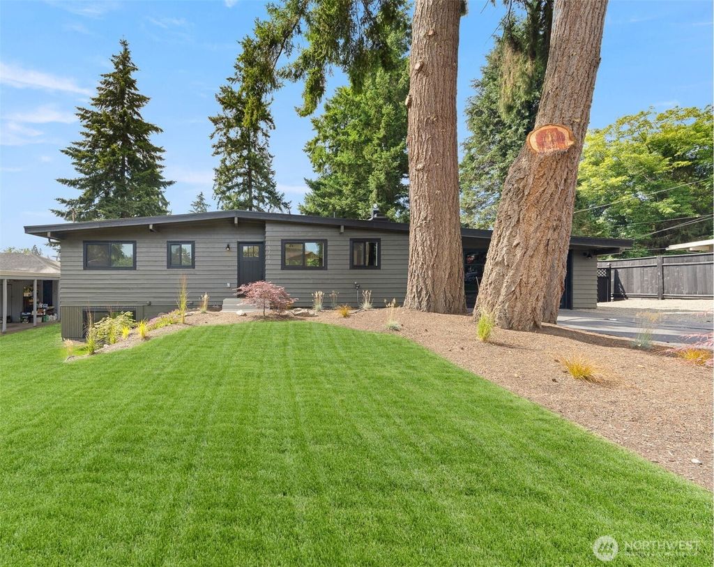 Photo of 16719 SE 4th Place, Bellevue, WA 98008 (MLS # 2552249)