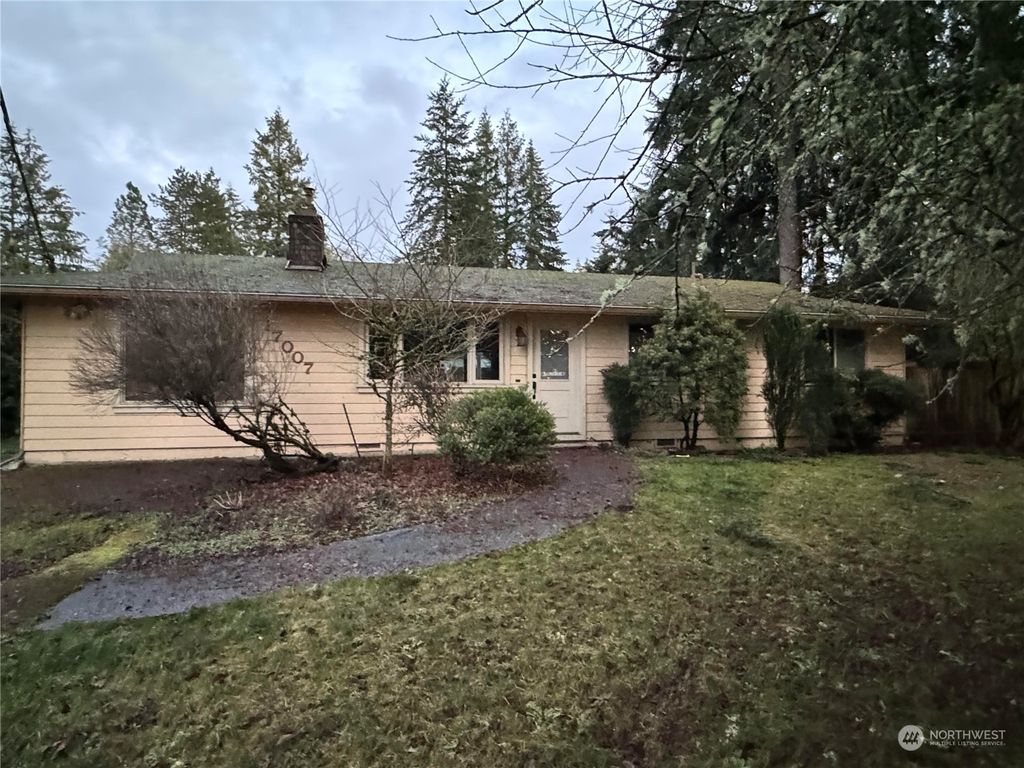Photo of 17007 NE 95th Street, Redmond, WA 98052 (MLS # 2322324)