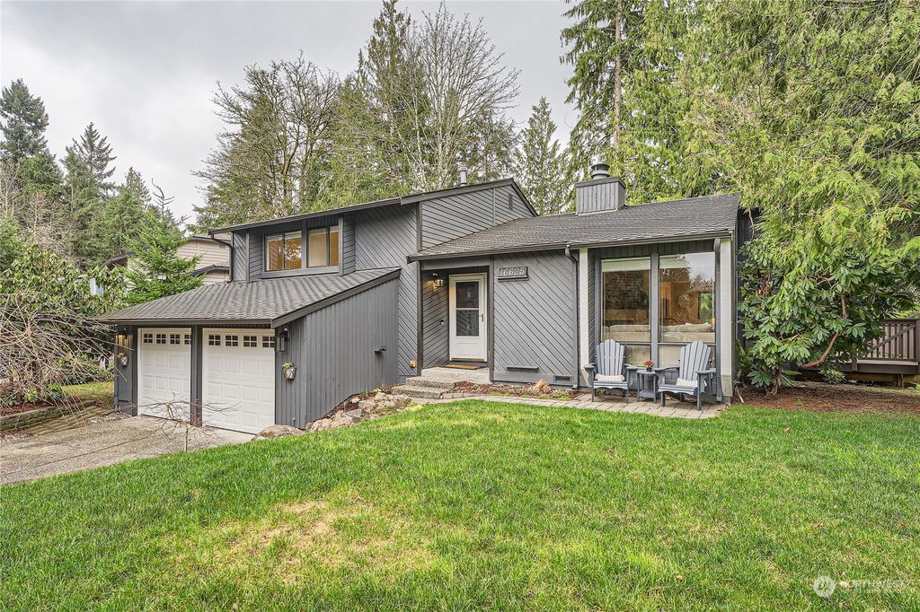 Photo of 16625 158th Place SE, Renton, WA 98058 (MLS # 2195460)